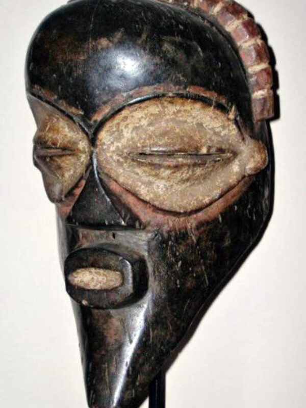 Masque facial anthropomorphe de danse  Peuple MBANGANI  RDC ex-Zaïre  Bois  Dimension 34,5 cm